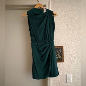 Elegant Green Sleeveless Dress
